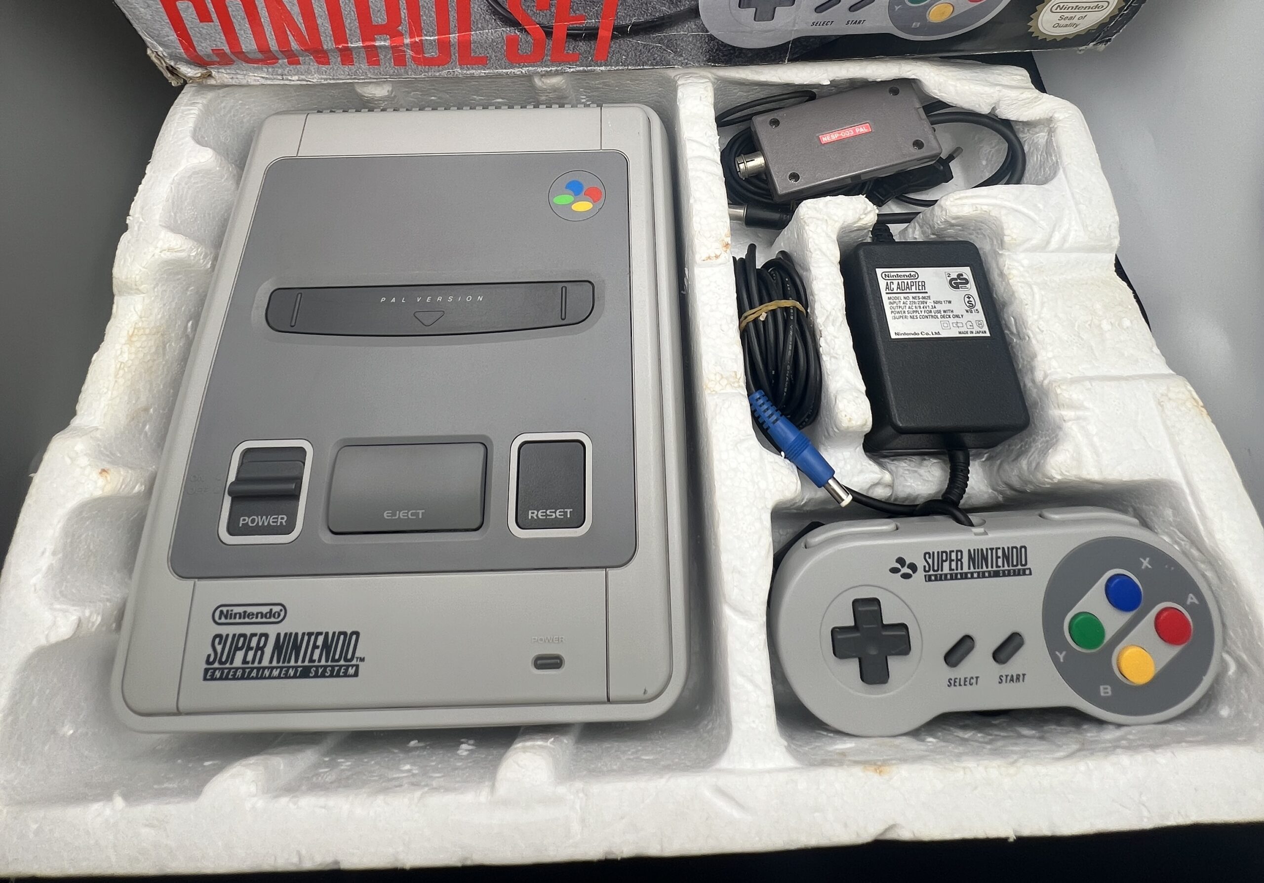 Consola Super Nintendo Entertainment System (SNES)