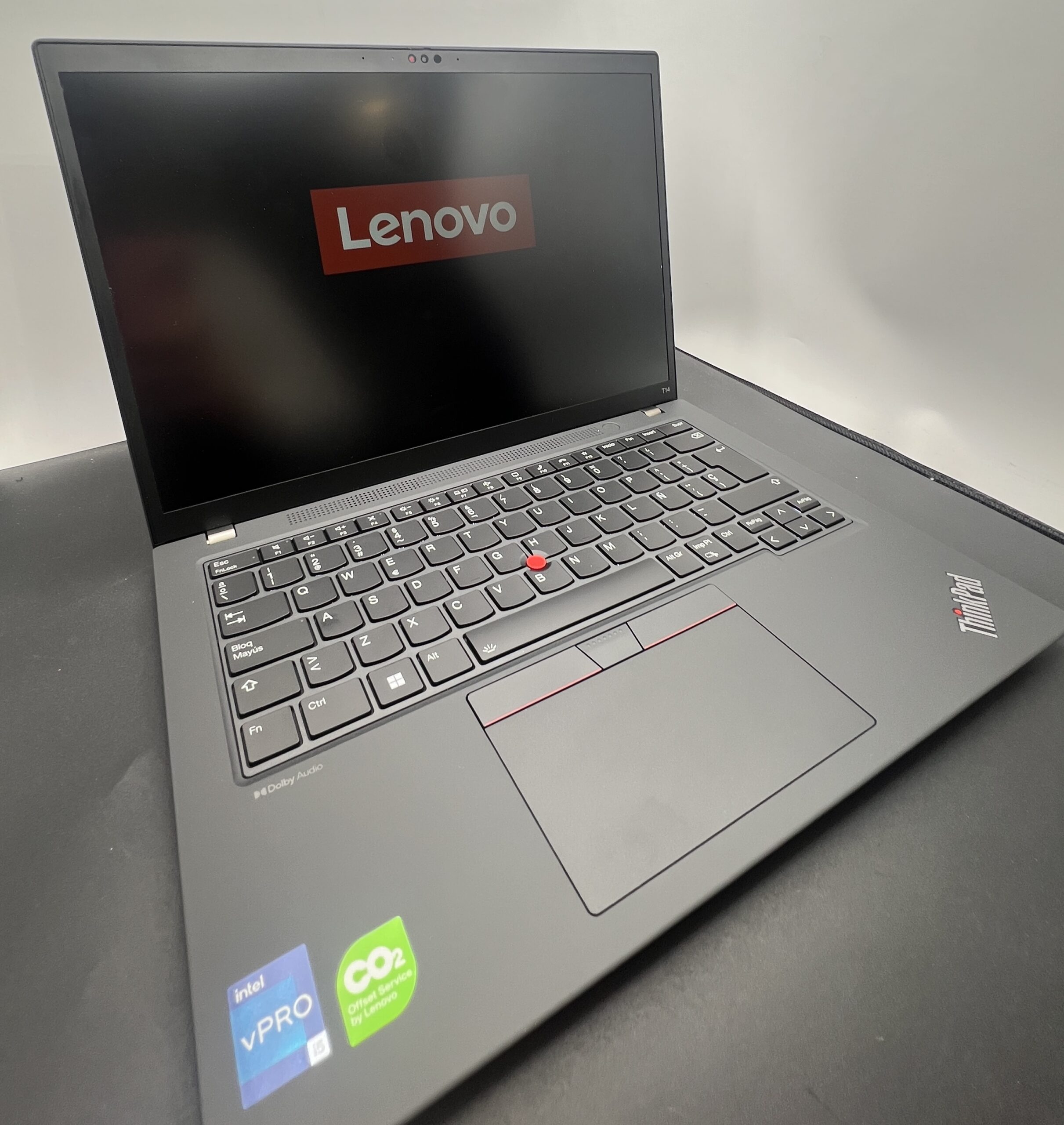 Portátil Lenovo ThinkPad T14 Gen 4 · Alta Gama Empresarial · i5 13ª Gen - 16GB - 256GB SSD