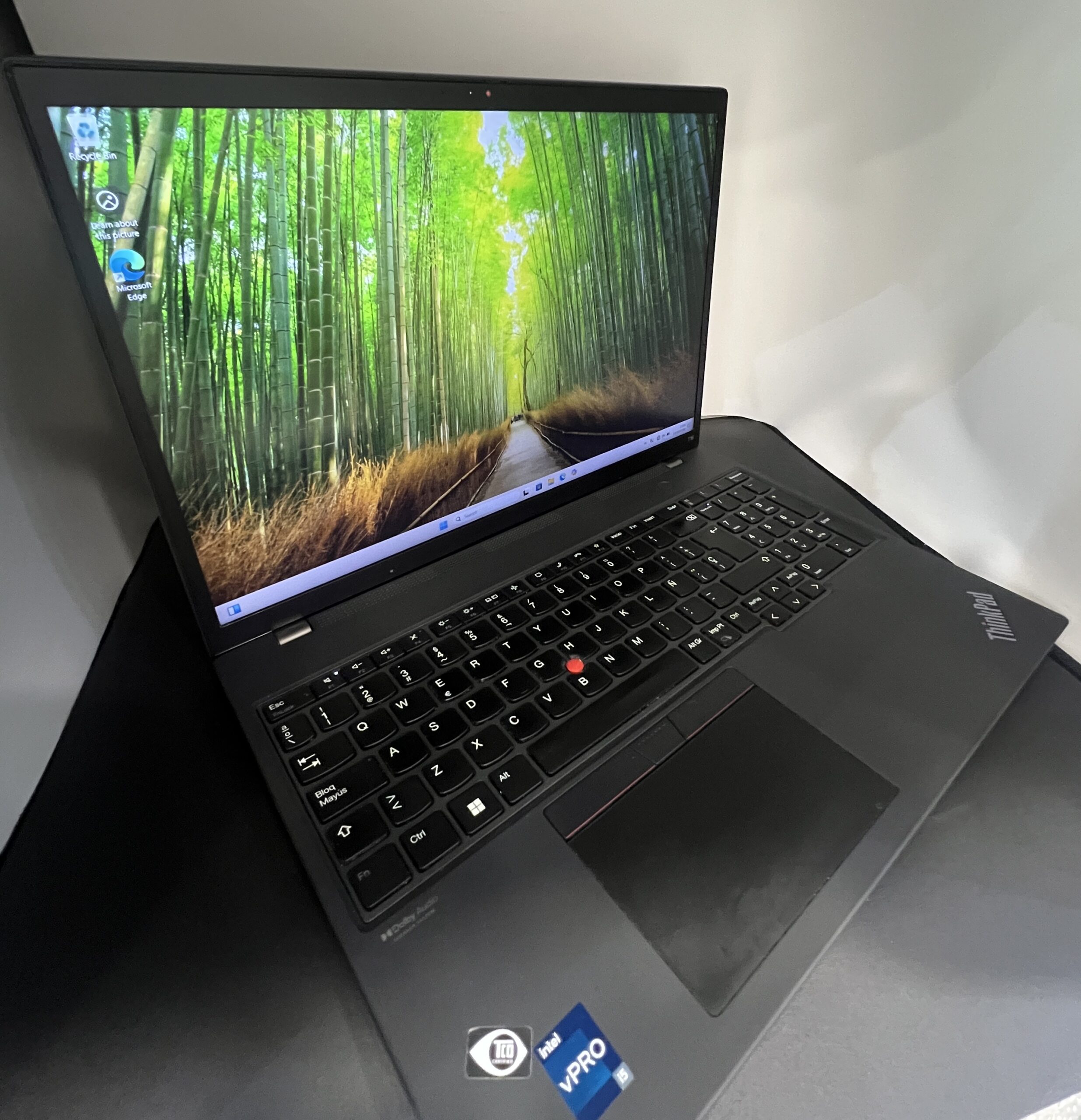 Portátil Lenovo ThinkPad T16 Gen 1 · Alta Gama Empresarial · i5 12ª Gen - 16GB - 256GB SSD (Pantalla Táctil)