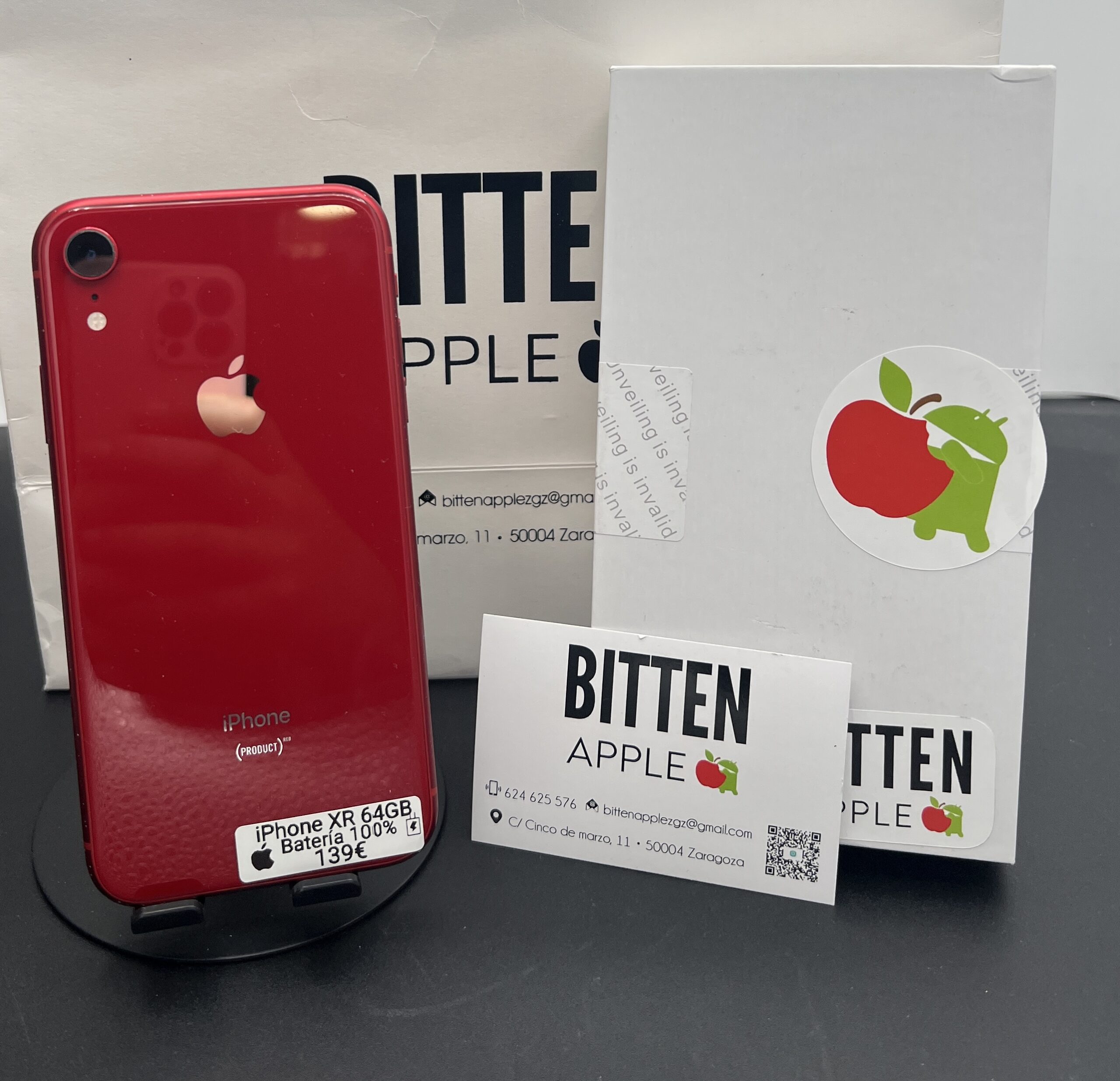 iPhone XR 64GB Red - Batería nueva 100% Diseño y construcción